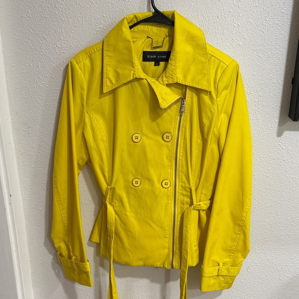 Black Rivet Women's Vibrant Yellow Trench Coat